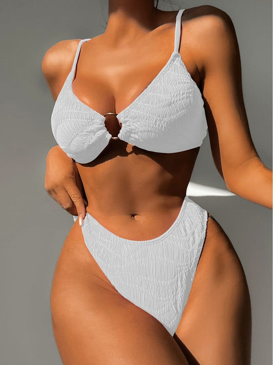 Bikini blanc style balinais avec anneau Ibiza Vibe