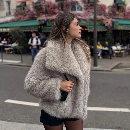 Manteau en fausse fourrure beige duveteux Ibiza Vibe