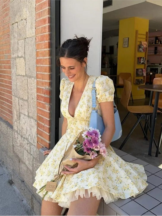 Mini-robe fleurie jaune à col en V Ibiza Vibe