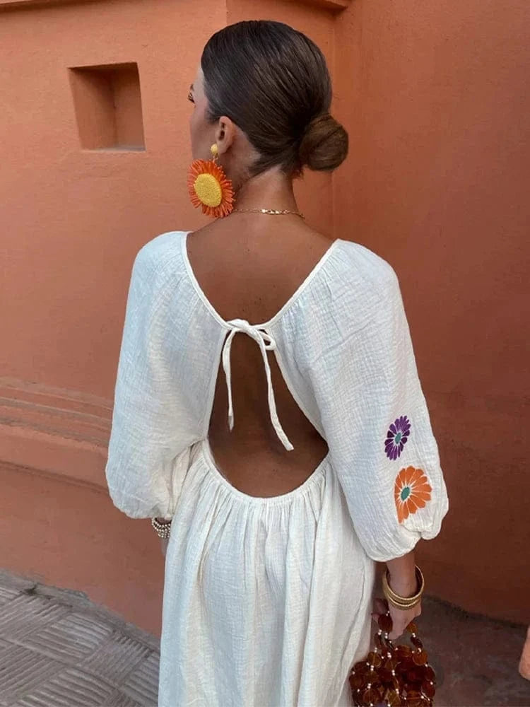Robe bohème blanche à manches longues et fleurs Ibiza Vibe