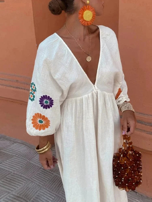 Robe bohème blanche à manches longues et fleurs Ibiza Vibe