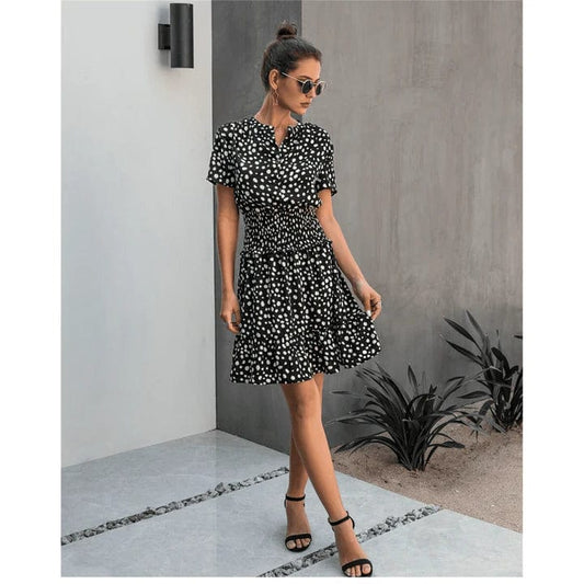 Robe courte noire à fleurs bohème Ibiza Vibe