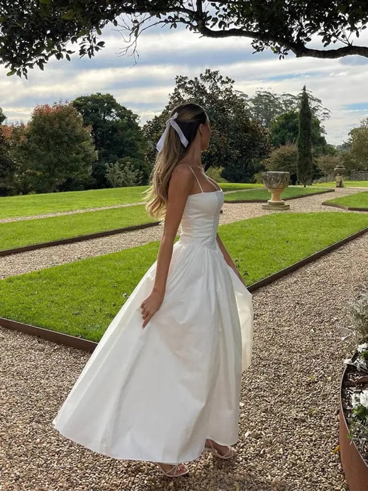 Robe de mariée blanche chic bohème à bretelles spaghetti Ibiza Vibe