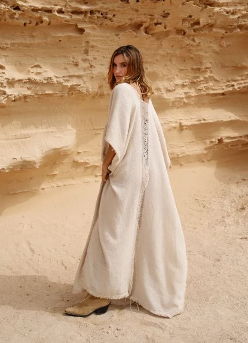 Robe longue aérée couleur sable style bohème Ibiza Vibe