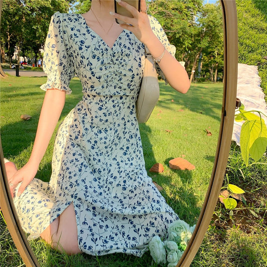 Robe mi-longue bohème blanche à imprimé floral Ibiza Vibe
