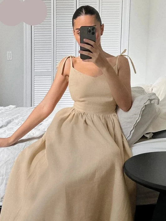 Robe mi-longue bohème en lin beige à bretelles spaghetti Ibiza Vibe