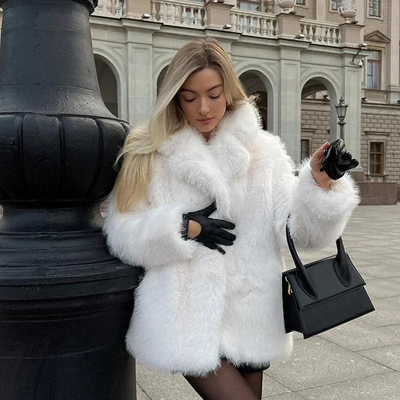 Manteau blanc duveteux Ibiza Vibe