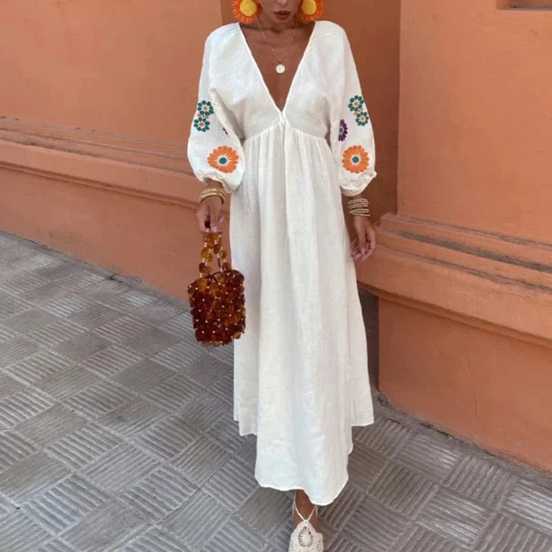 Robe bohème blanche à manches longues et fleurs Ibiza Vibe