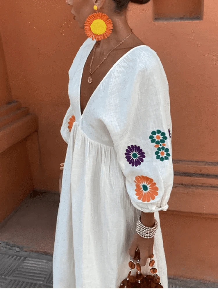 Robe bohème blanche à manches longues et fleurs Ibiza Vibe