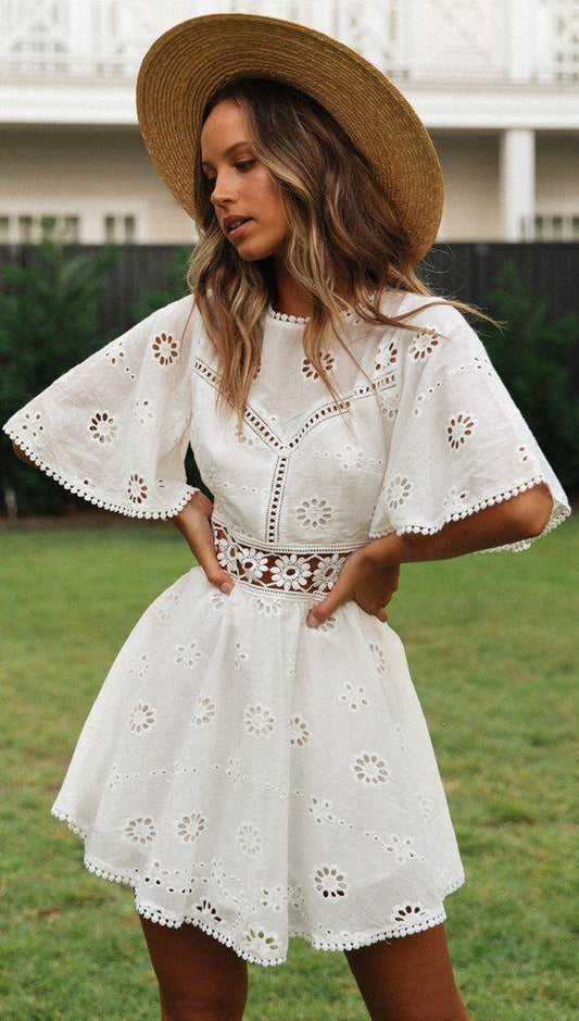 Robe courte blanche bohème Ibiza Vibe