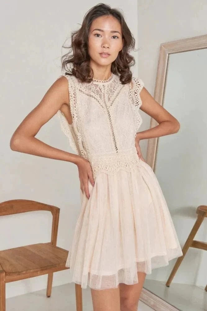 Robe courte en dentelle bohème Ibiza Vibe