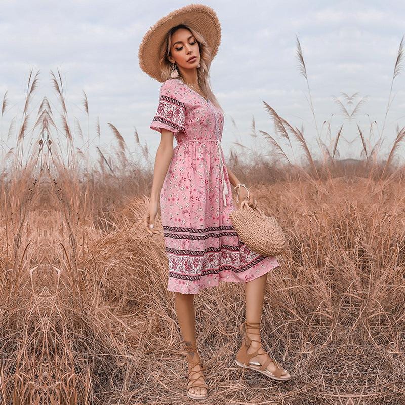 Robe courte rose à fleurs bohème Ibiza Vibe