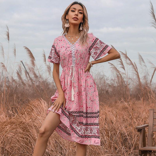 Robe courte rose à fleurs bohème Ibiza Vibe