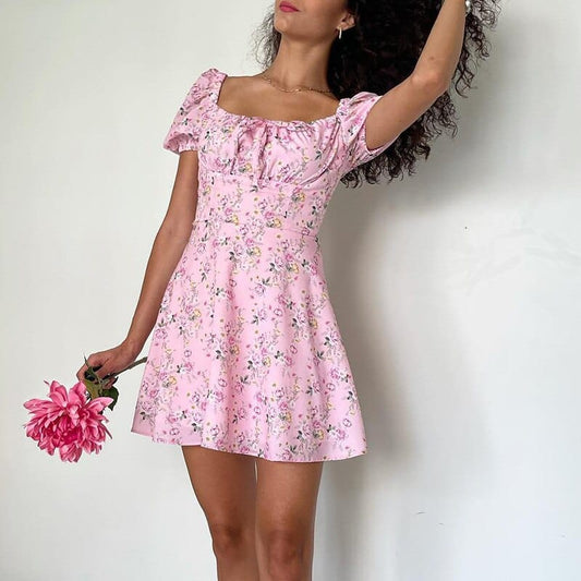 Robe d'été courte à imprimé floral bohème rose Ibiza Vibe