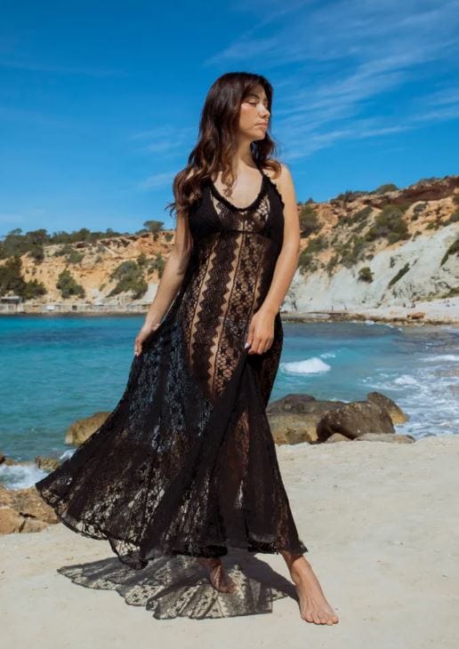 Robe de plage longue transparente noire aérée dos ouvert Ibiza Vibe