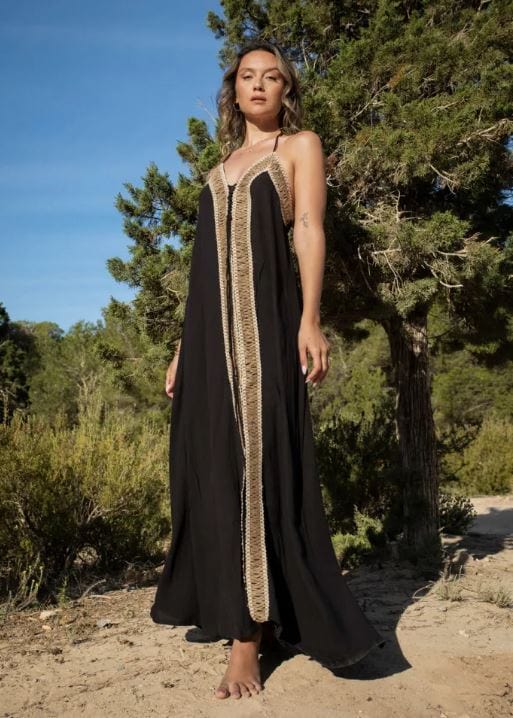 Robe de plage noire style bohème avec dos ouvert Ibiza Vibe