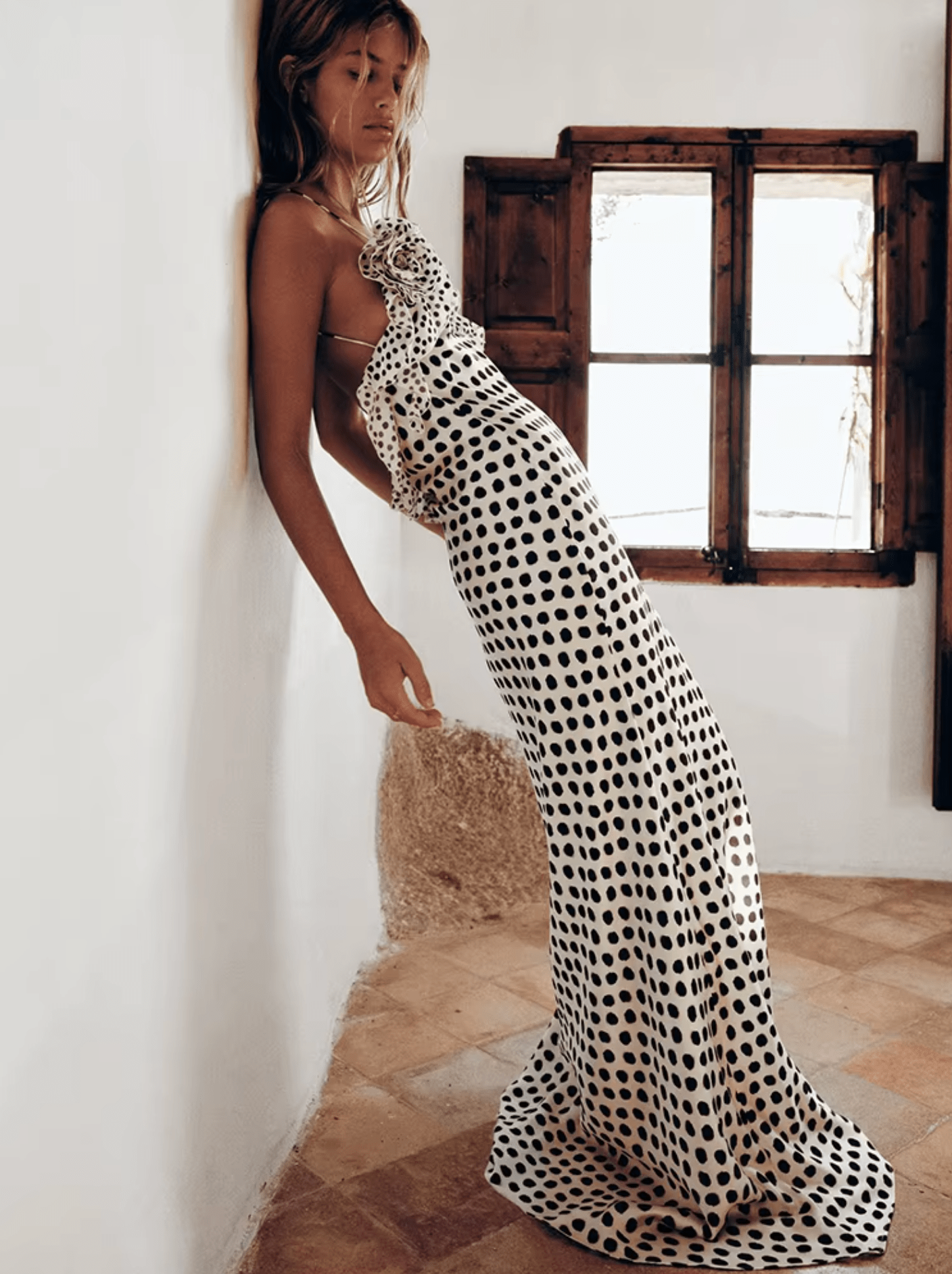 Robe longue à pois noirs et blancs Ibiza Vibe