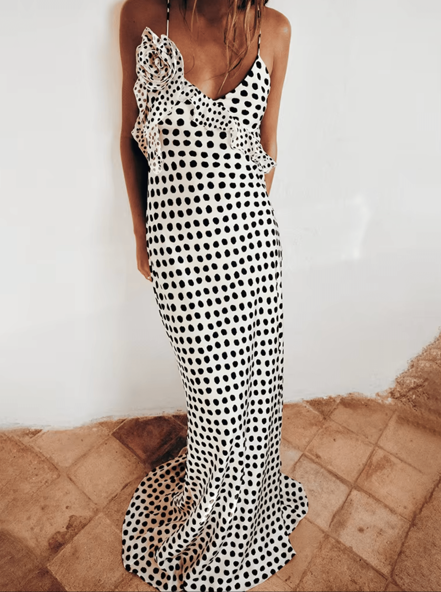 Robe longue à pois noirs et blancs Ibiza Vibe