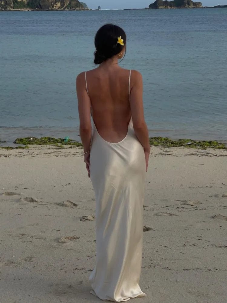 Robe longue blanche en satin avec dos ouvert Ibiza Vibe