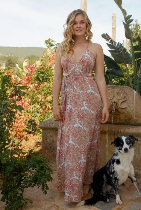 Robe longue bohème chic rose et blanche à imprimé bohème Ibiza Vibe
