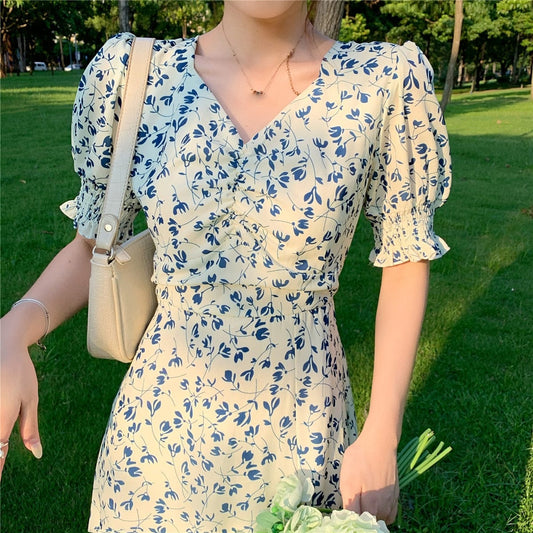 Robe mi-longue bohème blanche à imprimé floral Ibiza Vibe