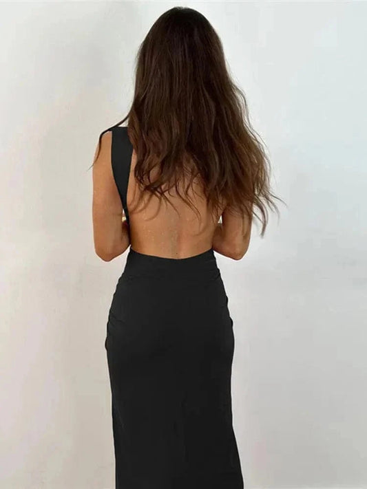 Robe noire chic à col en V pour le festival d'bohème Ibiza Vibe